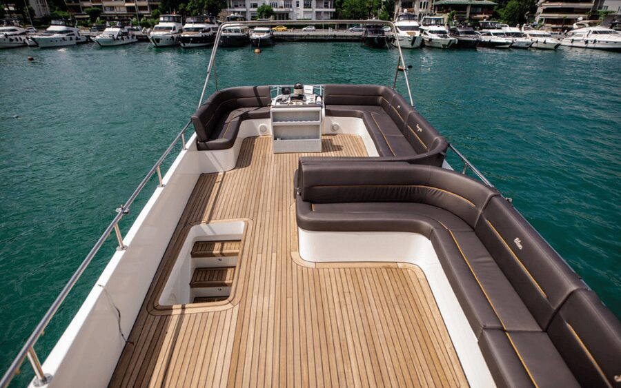 Istanbul: Private Bosphorus Tour On Luxury Yacht Pre #7 - Service quality: captain, crew, and the comfort factor that matters