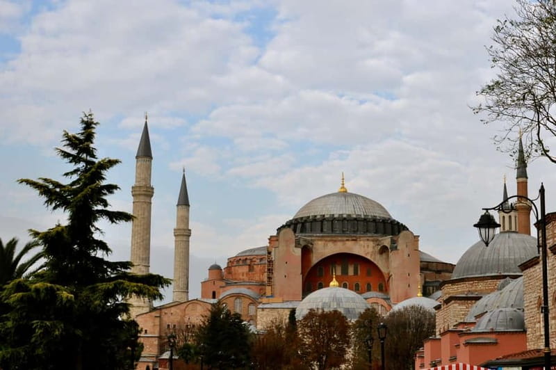 Istanbul Private Full-Day Tour With Transportation - Hagia Sophia, the massive dome, and how to handle lines