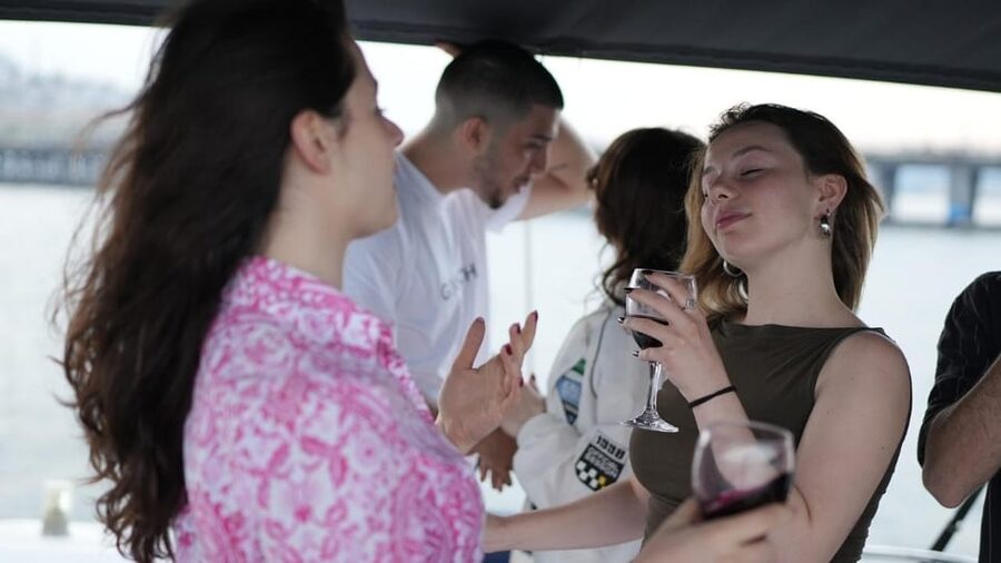 İstanbul:Private Luxury Yacht on Bosphorus 14 Meter(46 feet) - Key Highlights Before You Step Aboard