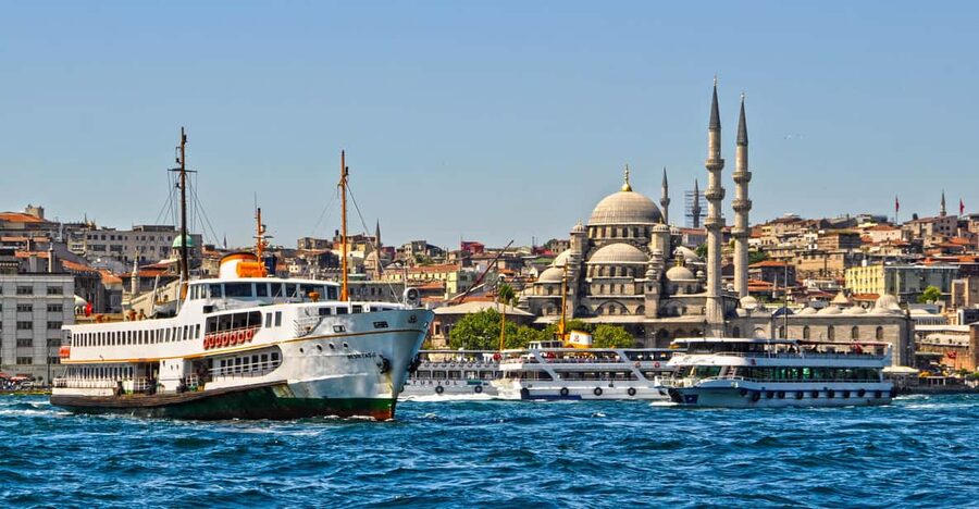 Istanbul: Private Old City Tour with Bosphorus Cruise - Sultanahmet Square and the Hippodrome Area: Fast Orientation, Real Context