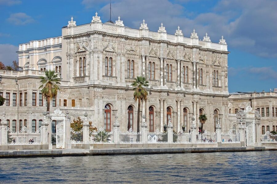 Istanbul: Private Old City Tour with Bosphorus Cruise - Grand Bazaar and Spice Market: How to Shop Without Losing Your Day