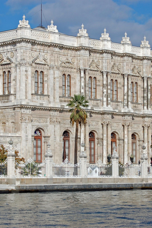 Istanbul: Private Old City Tour with Bosphorus Cruise - Bosphorus Cruise: Europe to Asia With Built-in Storytelling