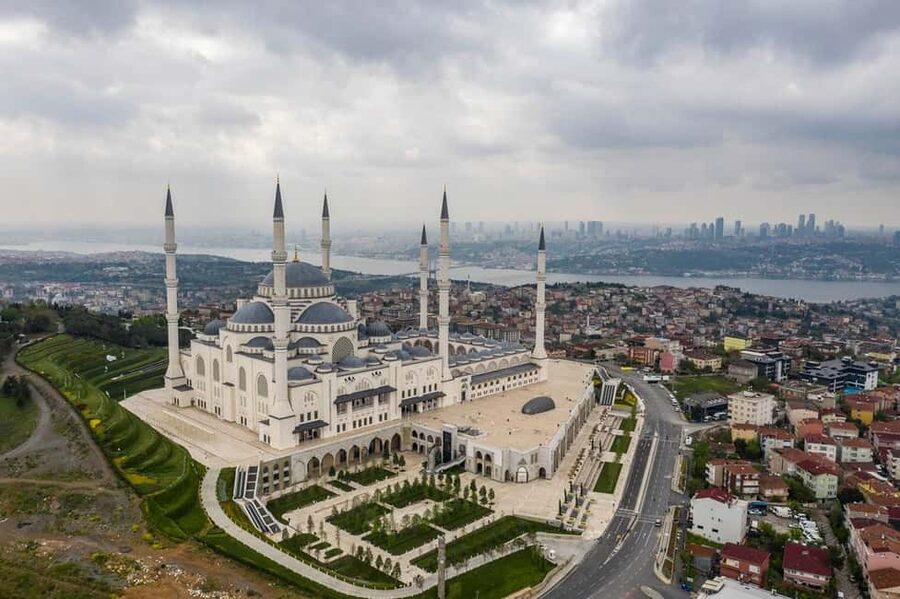 Istanbul: Private Tour of Bosphorus & Asian Side - A private, 5-hour way to see Istanbul’s Asian side