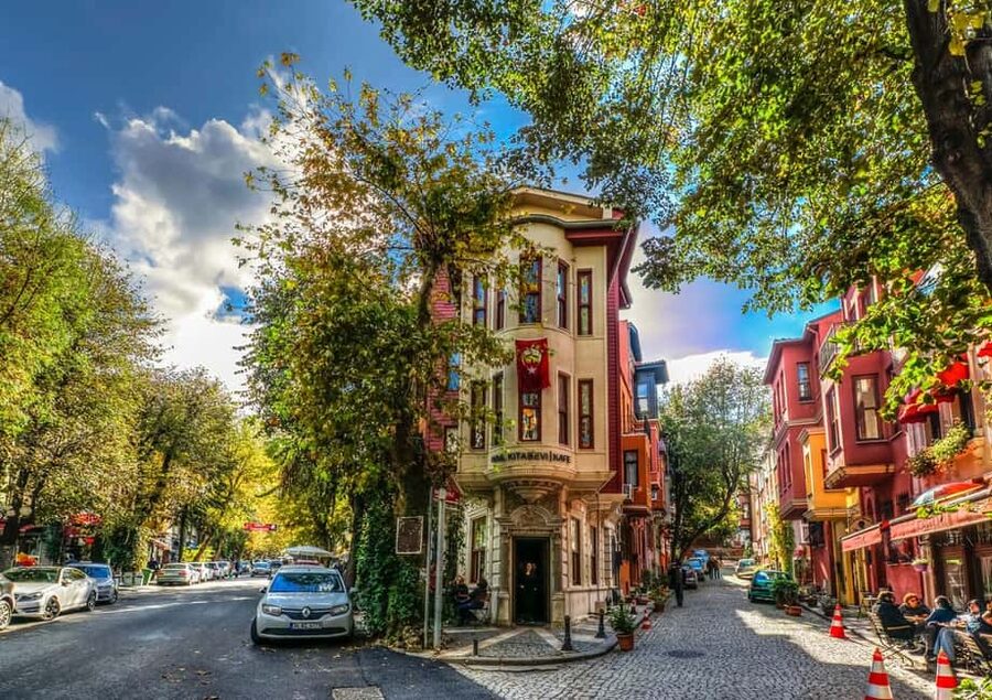 Istanbul: Private Tour of Bosphorus & Asian Side - How the English driver-guide actually helps (and where they won’t)