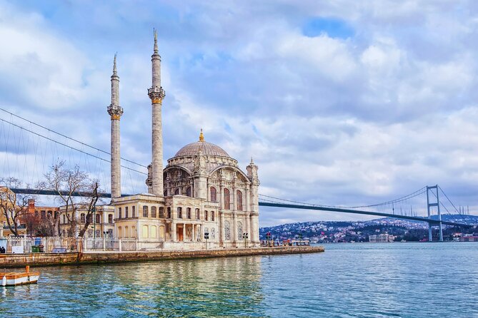 Istanbul Private Yacht Tour - 2 Hours - Your two-hour route: Golden Horn to the Bosphorus bridges