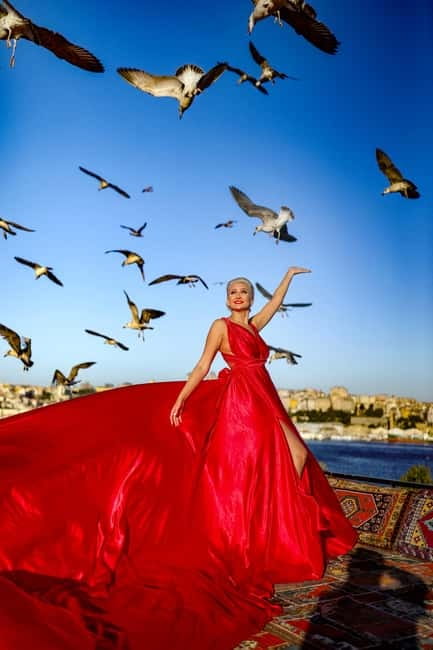 Istanbul: Professional Private Rooftop, Indoor Photoshoot - Ceramic and Lamp Room: The Mosaic Lamp Look and Colorful Set Dressing