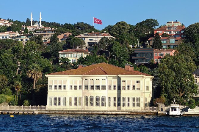 Istanbul's Golden Hour: Bosphorus Sunset Cruise By Boat - Back Toward the Golden Horn: Topkapı, Yeni Camii, Süleymaniye