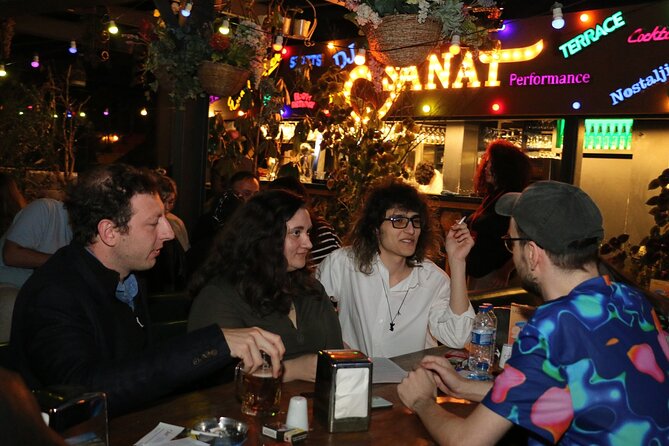 Istanbul's Longest-Running Trivia Night / Pub Quiz - 22:00 to 22:30, prizes, transitions, and the social break