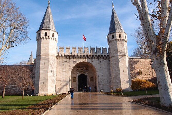 Istanbul Self-Guided Audio Tour - Blue Mosque: Six Minarets, Iznik Tiles, and the Light Show