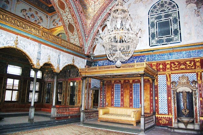 Istanbul Shore Excursion: 1 or 2-Day Private Guided Tour with Private Van - Day 2: Dolmabahce Palace, Bosphorus ferry views, and modern Istanbul on Istiklal