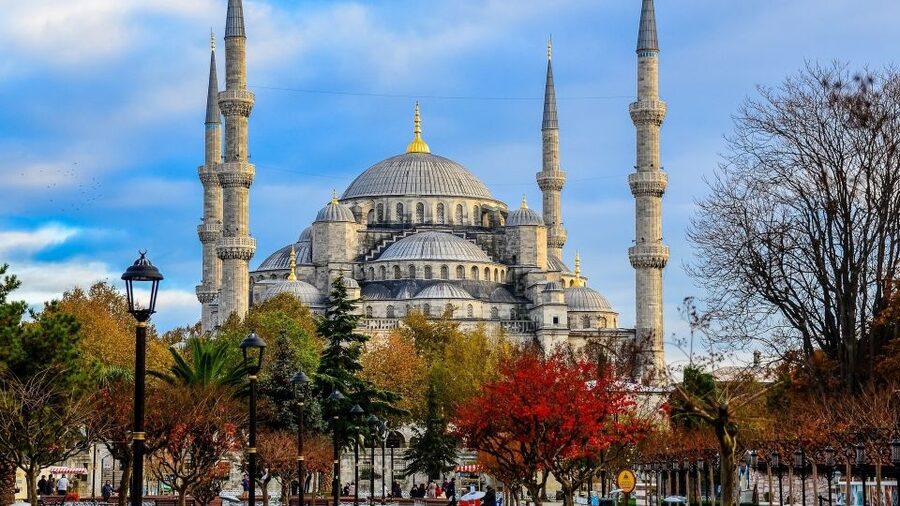 Istanbul: Short Guided Walking Tour of Old City Istanbul - The Blue Mosque Face-to-Face, Iznik Tiles, and Six Minarets