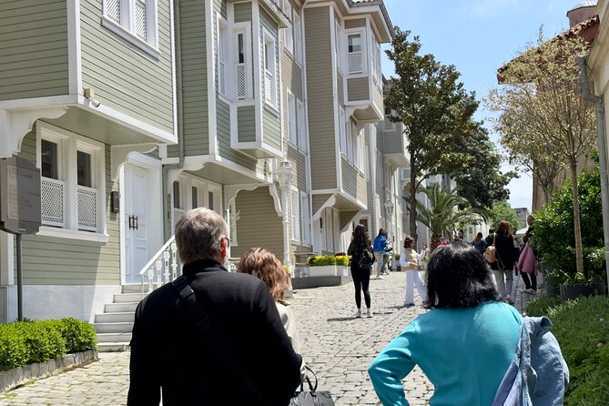 Istanbul Sightseeing Walking Tour - Hagia Sophia Grand Mosque and Sultanahmet Square for big-picture orientation