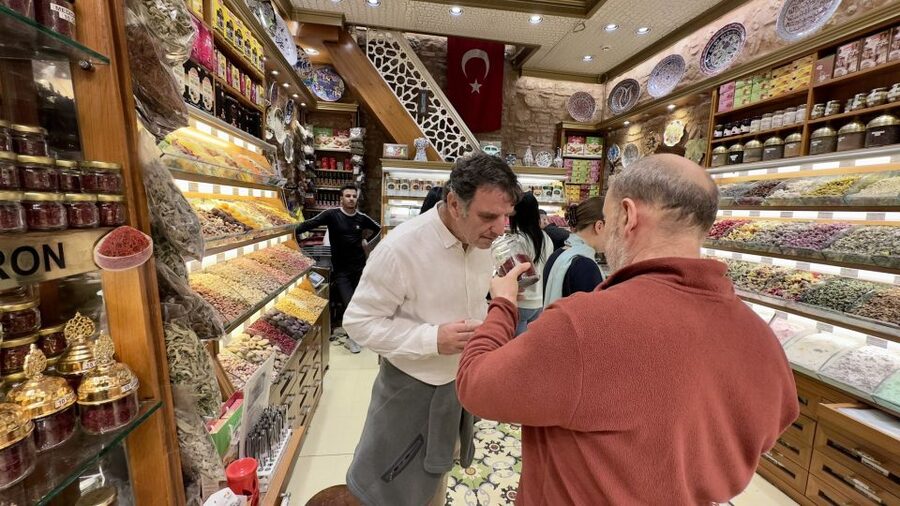Istanbul Small-Group City and Secret Streets Tour with Guide - Spice Bazaar: Aromas, Color, and Time to Browse Like a Local