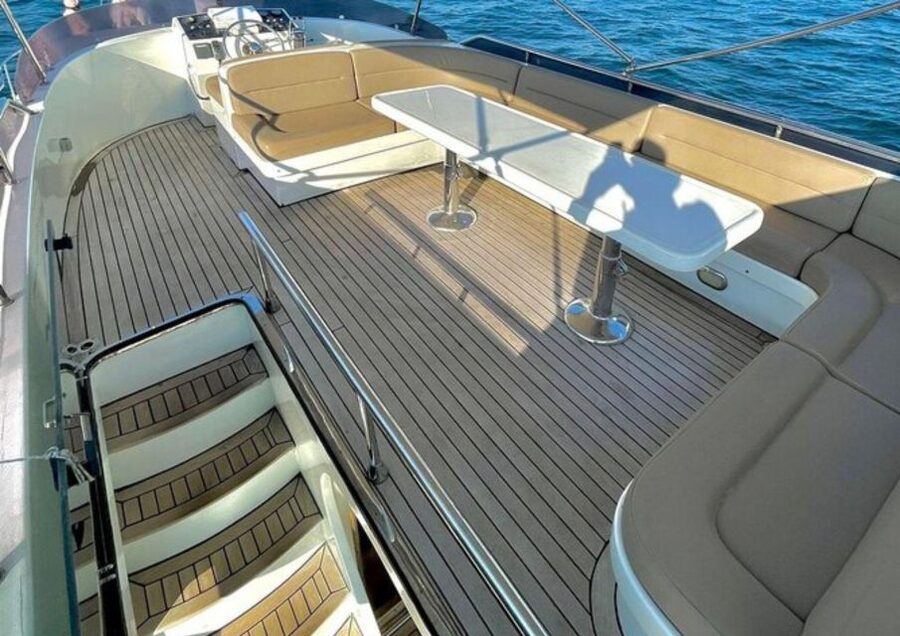 Istanbul: Small-Group Luxury Yacht Sunset Cruise w/ Snacks - Key things you will notice right away