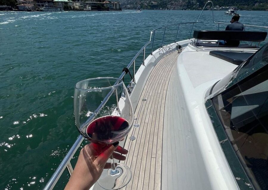 Istanbul: Small-Group Luxury Yacht Sunset Cruise w/ Snacks - Who this sunset yacht cruise is perfect for