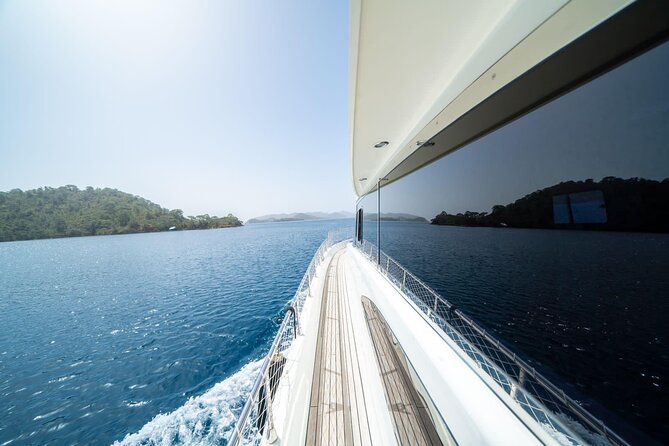 Istanbul: Small-Group Yacht Cruise with Snacks, Sunset or Daytime - What Boarding Is Like on This Yacht (And the One Caution)