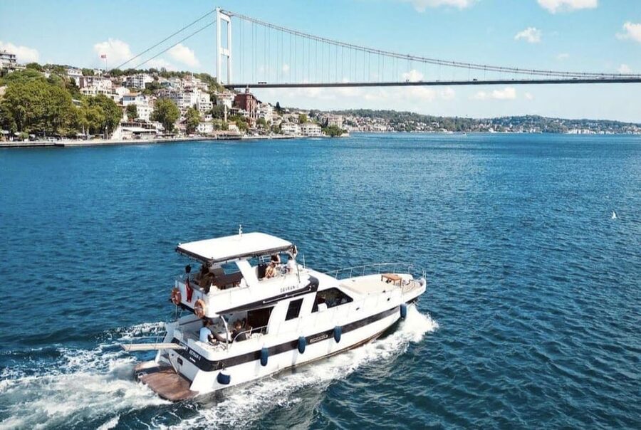 Istanbul: Small Group Yacht Tour with Unlimited Wine - Key Things You’ll Notice On This 2-Hour Yacht Ride
