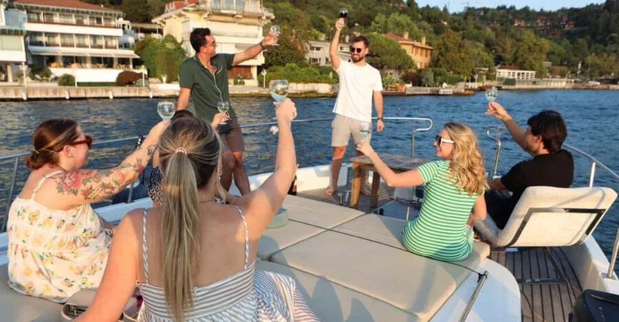 Istanbul: Small Group Yacht Tour with Unlimited Wine - Golden Horn to Rumeli Fortress: Getting Oriented With the Water as Your Map