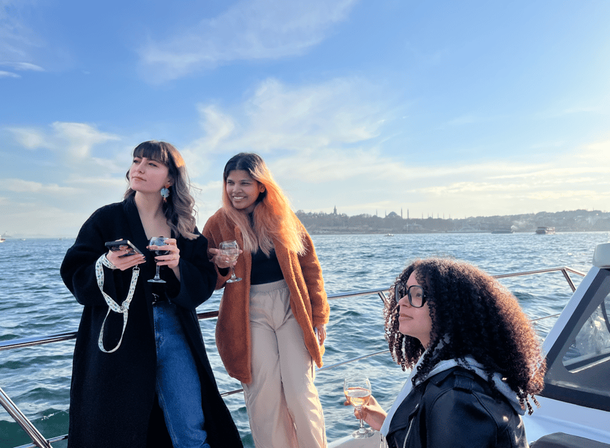 Istanbul: Small Group Yacht Tour with Unlimited Wine - Küçüksu Palace and Beylerbeyi: When Asian-Side Grandeur Shows Up Briefly