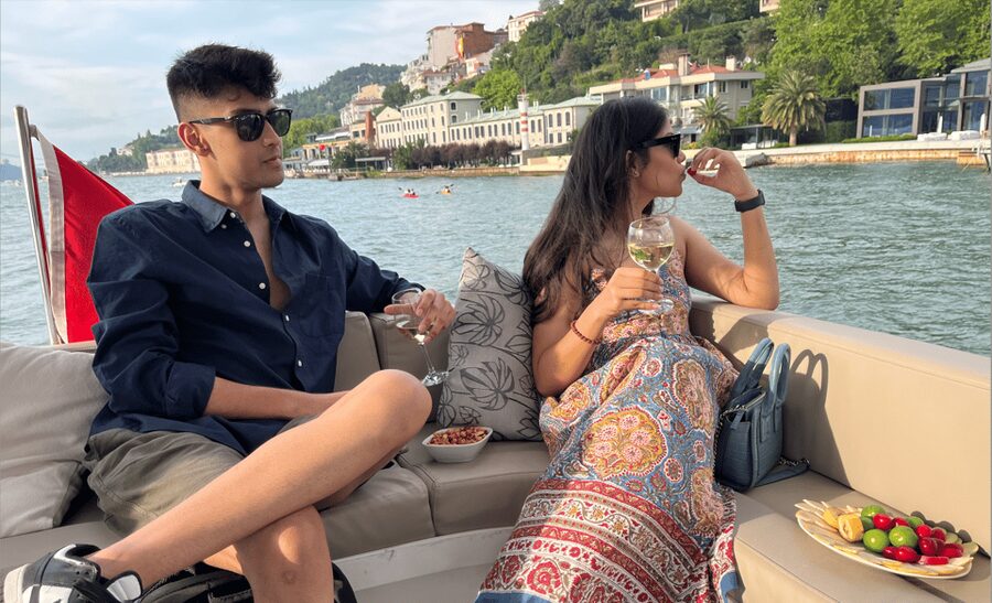 Istanbul: Small Group Yacht Tour with Unlimited Wine - The Asian-Side Look at Beylerbeyi and the Maiden’s Tower Area