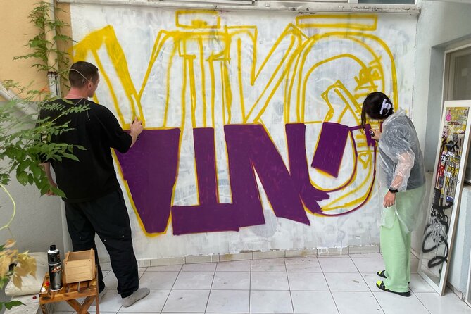 Istanbul Street Art Experience with Local Artists at Home Garden - Why learn graffiti with local artists in a home garden?