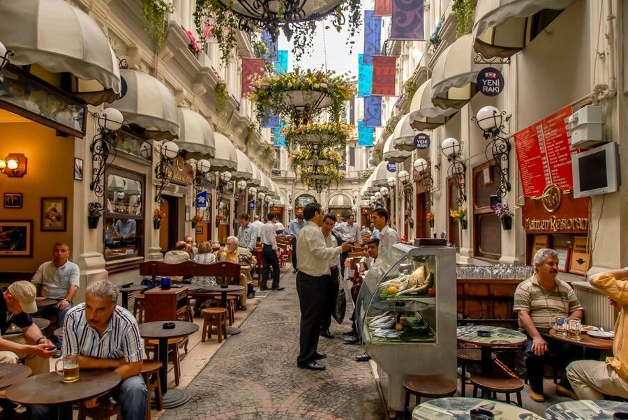 Istanbul: Taksim District Half-Day Walking Tour - St. Anthony of Padua Church and its Italian thread