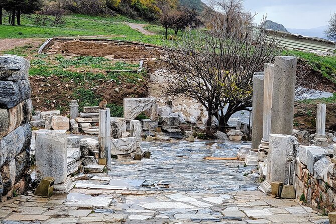Istanbul to Ephesus Full Day Private Tour with Domestic Flights - Artemis Temple: the seven-wonders style opener