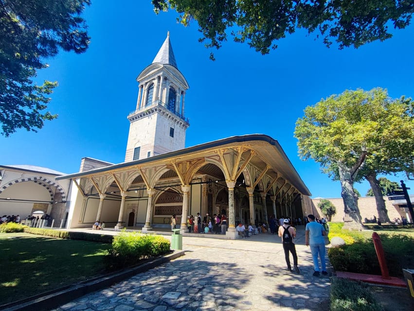 Istanbul Topkapı Palace and Harem Guide Tour - Small group size: how the pace tends to feel