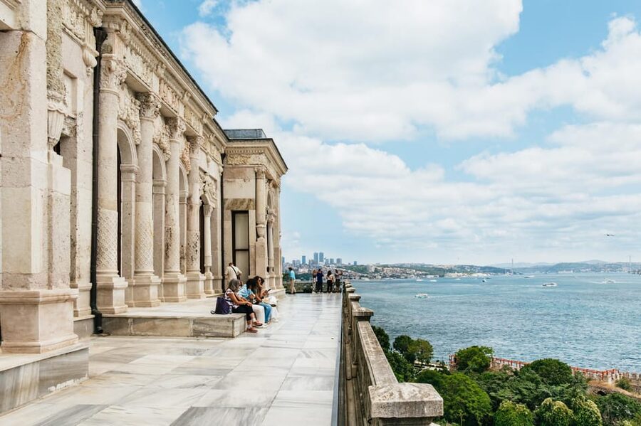 Istanbul: Topkapi Palace and Harem Guided Tour with Ticket - Entering Topkapi Palace Without Losing Time to Lines