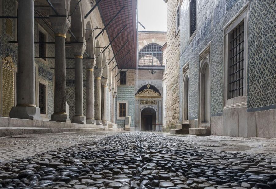 Istanbul: Topkapi Palace Guided Tour - Sultan Robes and Court Life: Why the Harem Section Matters