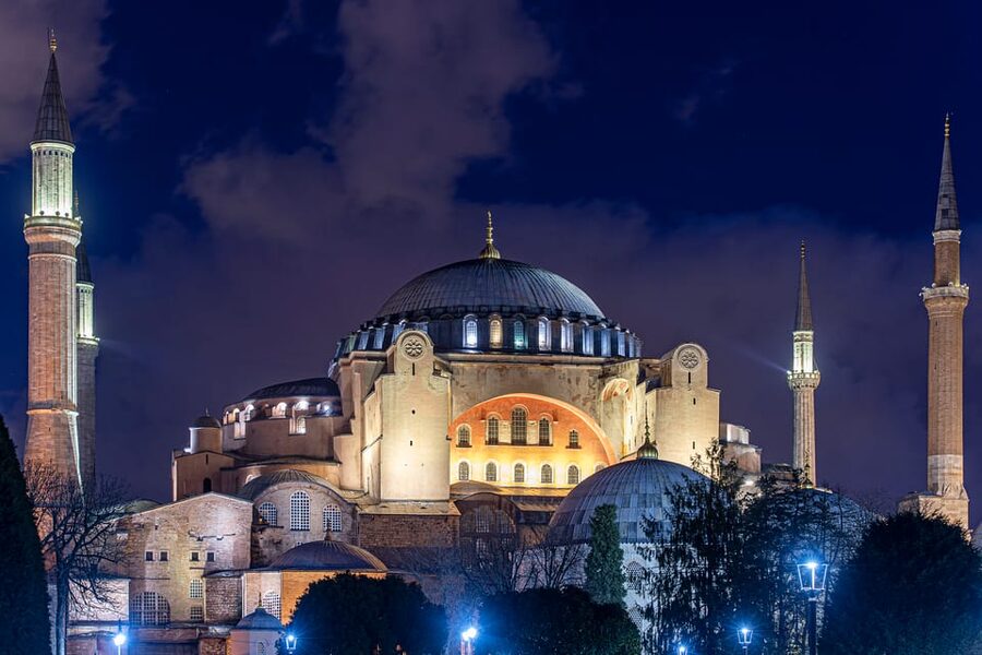 Istanbul: Tour of Hagia Sophia and Blue Mosque By Night - Why this night tour feels different in Sultanahmet