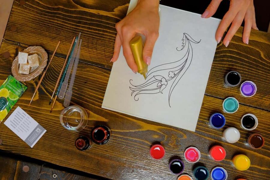 Istanbul: Traditional Stained Glass Painting Workshop - Instructors and Languages: What Support Feels Like in Real Time