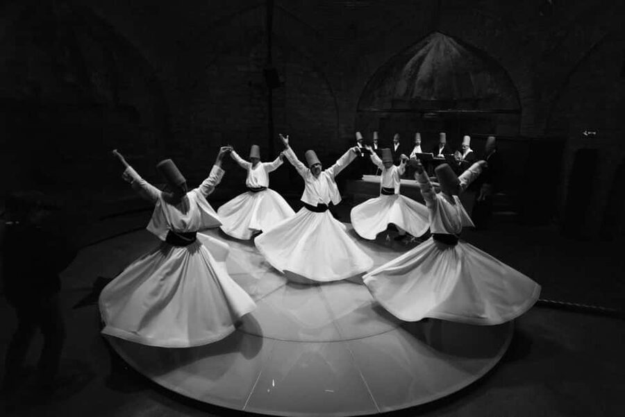 Istanbul: Traditional Whirling Dervishes Near Hagia Sophia - From host briefing to the first rotation: how the hour unfolds