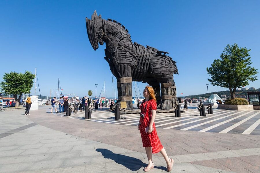 Istanbul: Troy Guided Bus Tour with Ferry Tickets & Lunch - The real rhythm: why this 16-hour day can still feel manageable
