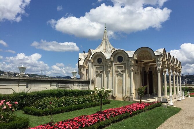 Istanbul Two Continents Tour with Lunch and Bosphorus Cruise - Çamlıca Mosque on the Asian side, built for modern worship
