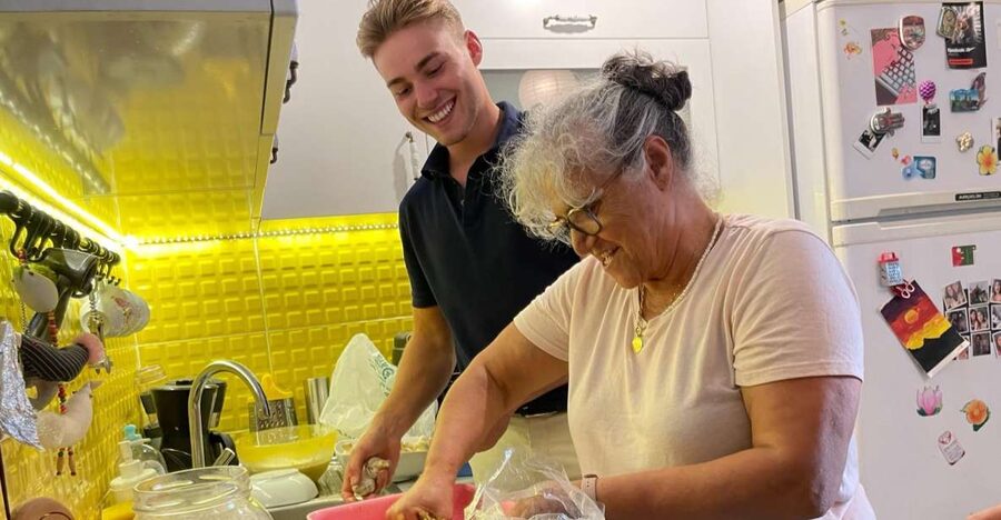 Istanbul: Vegan/Vegetarian Cooking Class with Locals at Home - Entering A Local Kitchen Near Taksim