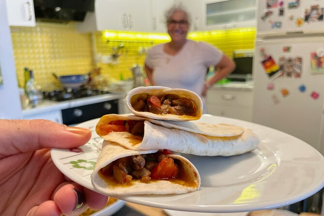 Istanbul Vegan/Vegeterian Cooking Class with Locals at Home - The family meal, tea at the table, and how the evening actually flows