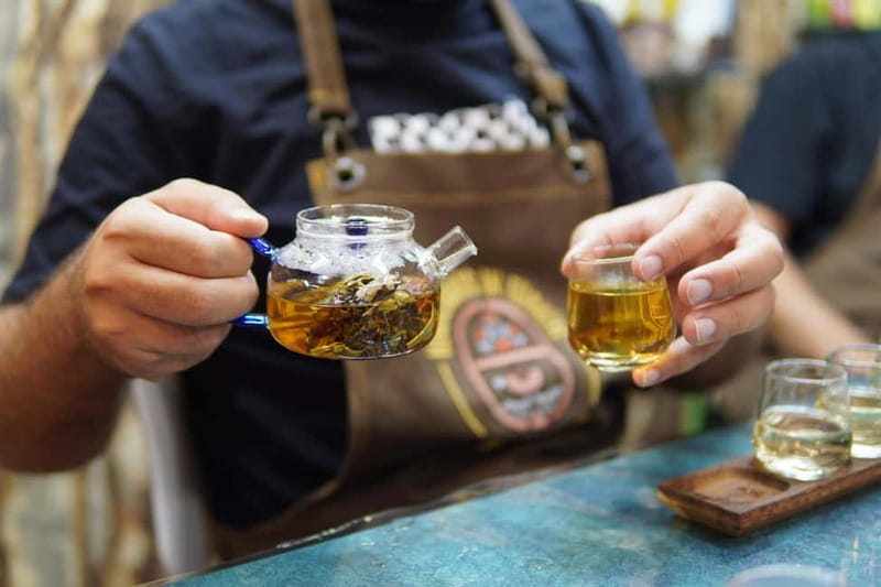 Istanbul: World Teas & Turkish Tea Brewing, Tasting Workshop - Tea, but make it hands-on: why this workshop works