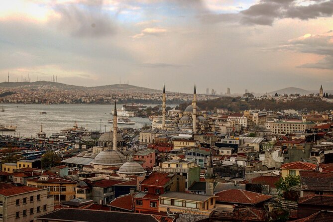 Journey Through Istanbul's History - Yeni Camii finish: a 17th-century New Mosque with a clear ending