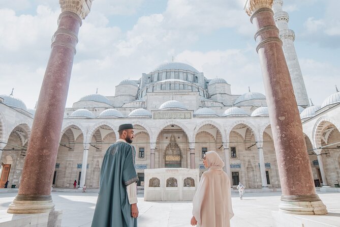 Love in Istanbul: Perfect Photo Moments at Iconic Locations - Süleymaniye Mosque and Balat: where your photos get texture and storytelling