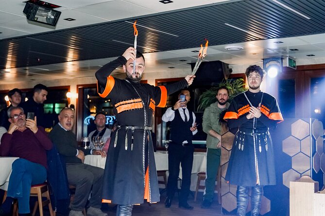 Luxury Bosphorus Dinner Cruise with Show & Hotel Pickup - Food and Entertainment: What Actually Makes the Night Work