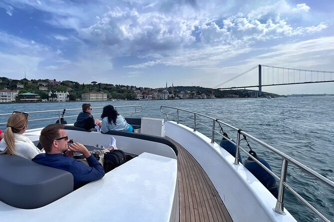 Luxury Bosphorus Yacht Cruise – Stopover in Asian Side - Snacks, Turkish Tea and Coffee, and the Small Comforts That Save the Day