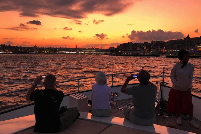 Luxury Sunset Yacht Cruise on the Bosphorus – Refresh & Relax - Asian-side highlights: Beylerbeyi Palace, Çengelköy, and Kızkulesi area views