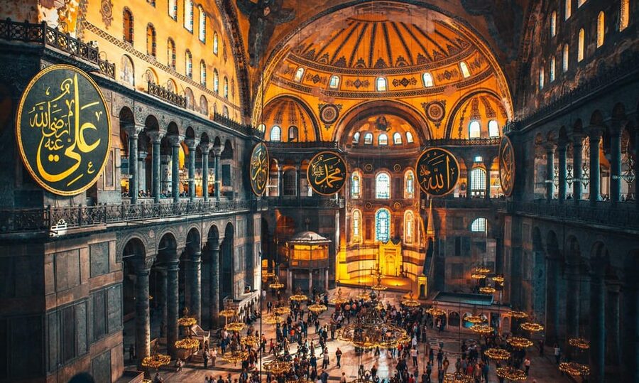 Magnificent Mosques of Istanbul - Sultan Ahmed Mosque Photo Stop That Sets the Tone