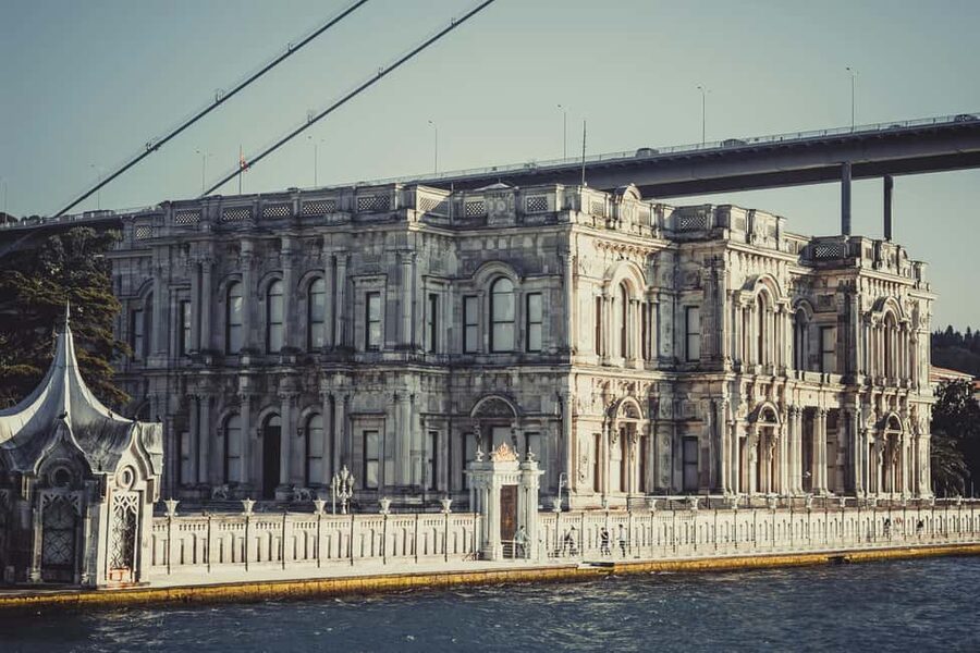 Morning Bosphorus Cruise with Breakfast & Asian Side Stop - What you get with the guide in English and Russian