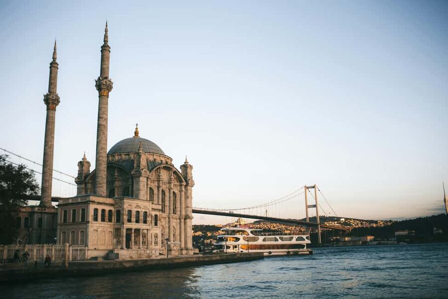 Morning Bosphorus Cruise with Breakfast & Asian Side Stop - Who this tour suits best