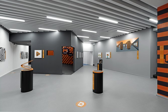 Museum of Illusions Istanbul Ticket - Stairs, Lift, and Comfort for Different Travelers