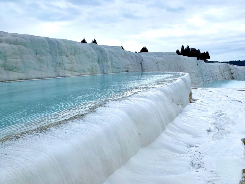Pamukkale Day Tour With Flights and Transfers from Istanbul - Cleopatra’s Antique Pool and the travertine walk: what to expect on the ground