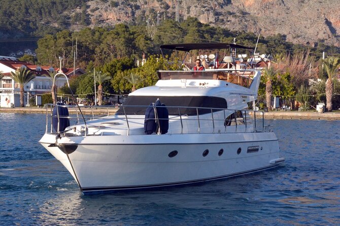 Private 2-Hour Bosphorus Cruise with Yacth - Boarding at Arap Cami and what the 2-hour rhythm feels like