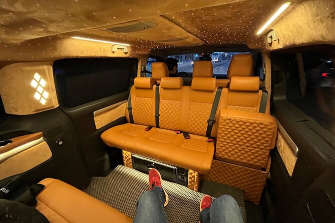 Private 2 Ways Transfer From Istanbul Airport to City Center - From landing to your car: flight tracking and the 10 to 20 minute window